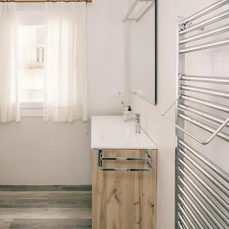 Sabaris, Apartment Baiona
