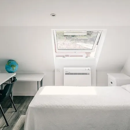 Sabaris, Apartment *